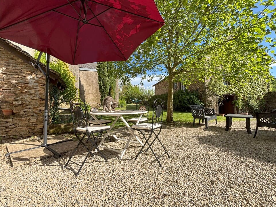 gîte avec piscine éclairée, terrain de pétanque, espace loisirs en Aveyron – Aux 12 instants