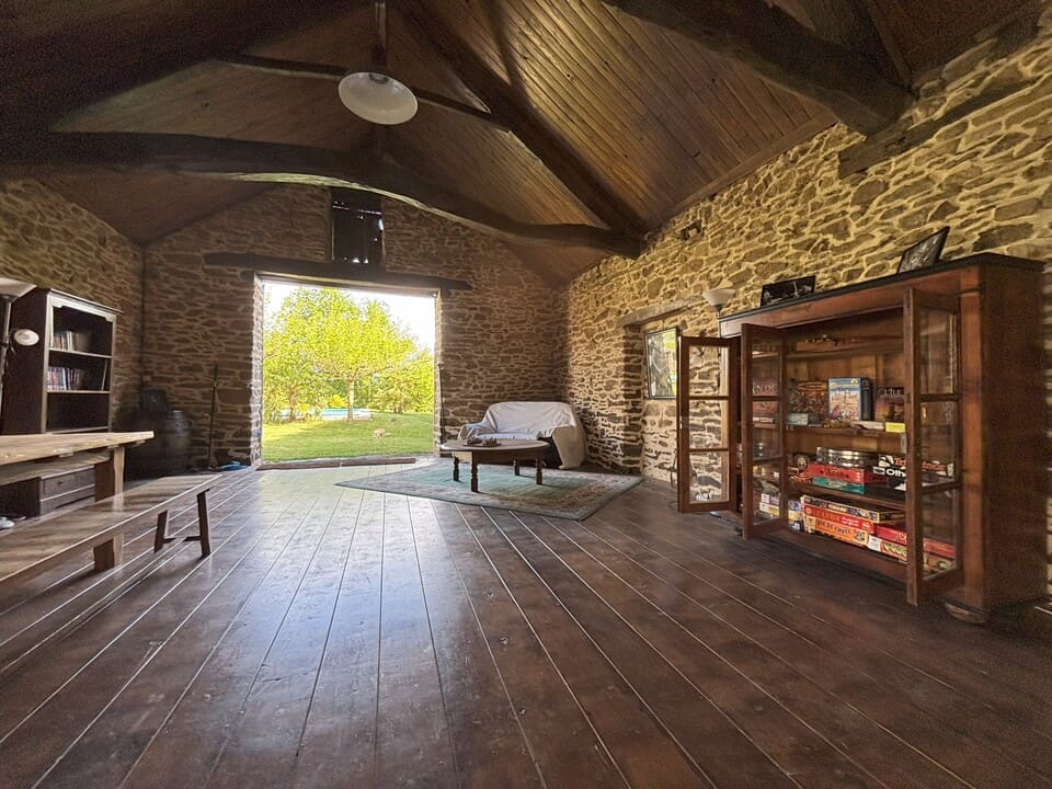 gîte avec espace loisirs, piscine, pétanque et jardin en Aveyron – Aux 12 instants