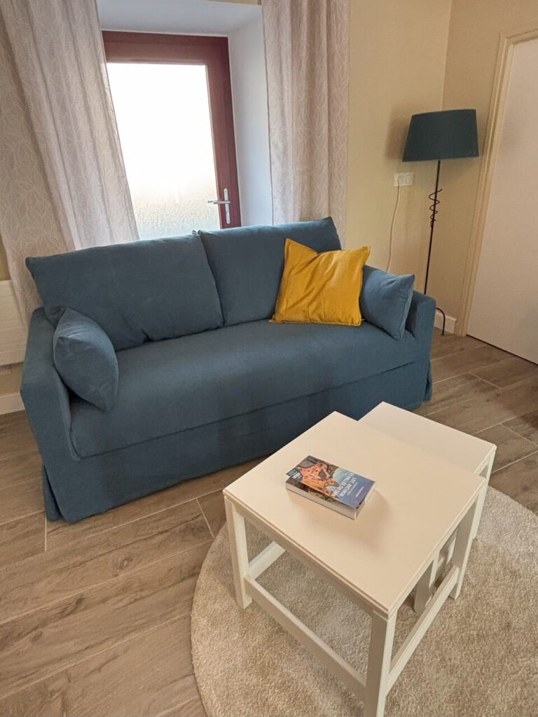 gîte avec piscine éclairée, terrain de pétanque, espace loisirs en Aveyron – Aux 12 instants