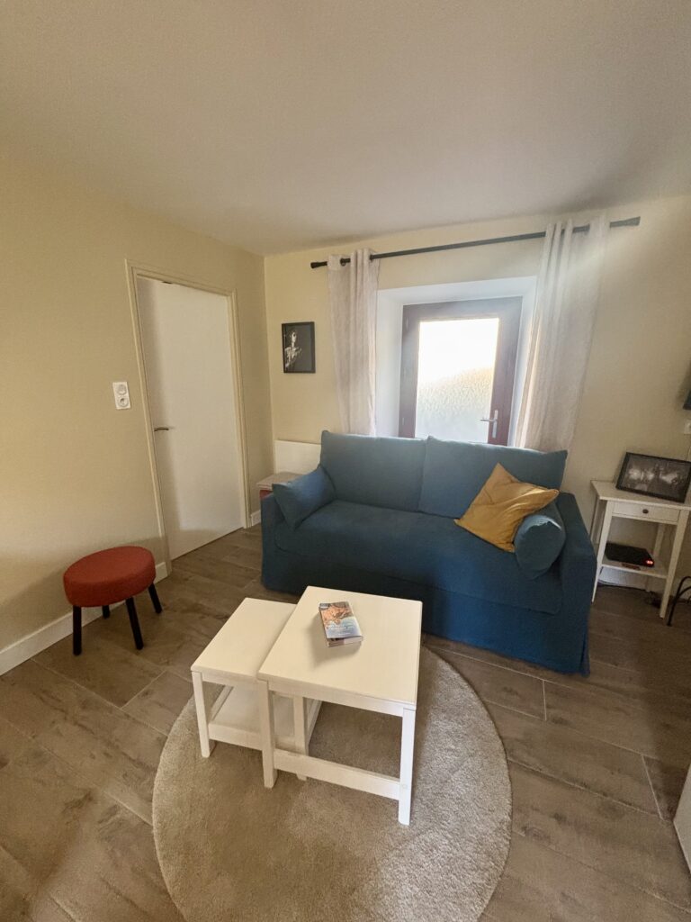 gîte avec piscine éclairée, terrain de pétanque, espace loisirs en Aveyron – Aux 12 instants