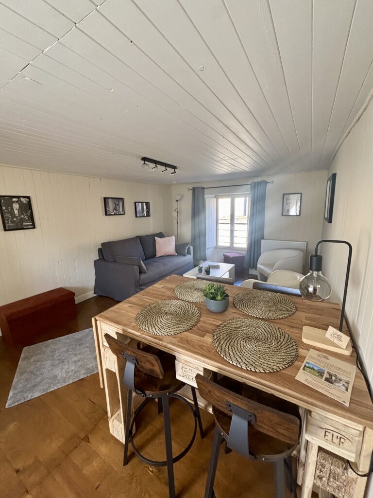 gîte avec piscine éclairée, terrain de pétanque, espace loisirs en Aveyron – Aux 12 instants