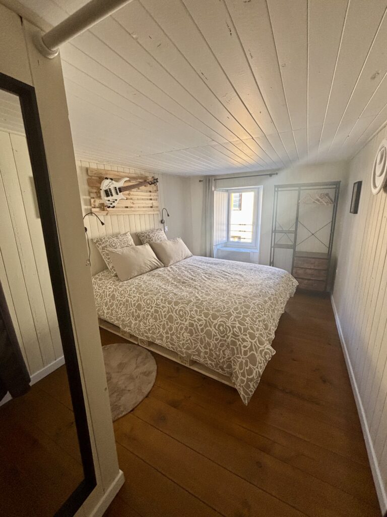 gîte avec piscine éclairée, terrain de pétanque, espace loisirs en Aveyron – Aux 12 instants