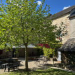 gîte avec jardin, espace loisirs, piscine éclairée et pétanque en Aveyron – Aux 12 Instants