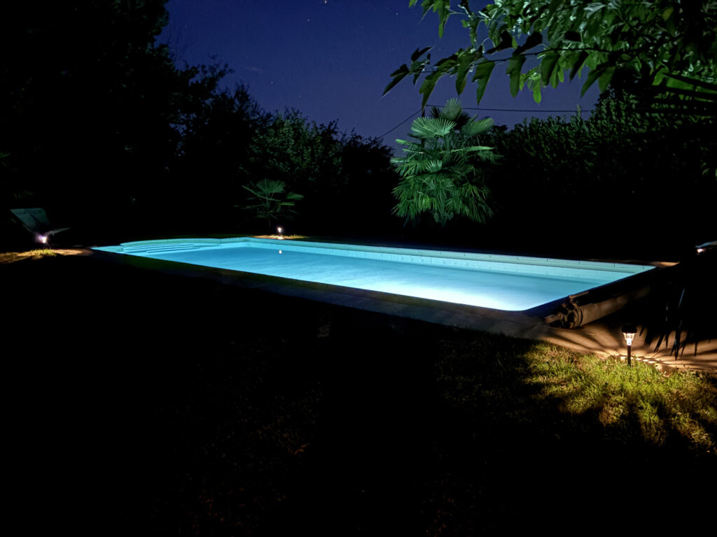 gîte avec piscine éclairée en Aveyron – Aux 12 Instants