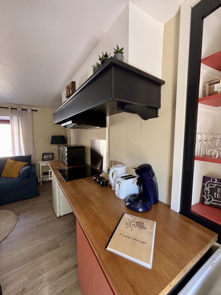 gîte avec piscine éclairée, terrain de pétanque, espace loisirs en Aveyron – Aux 12 instants